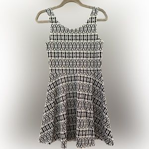 H&M form fitting pattern dress
